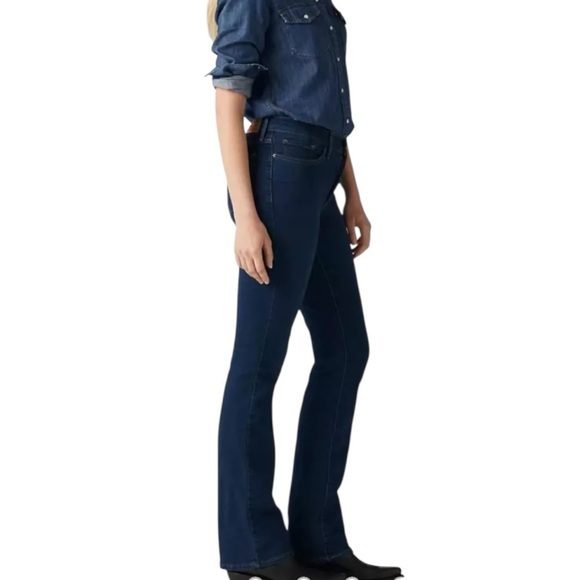 Levi's Women's 315 Shaping Boot Cut Jeans Size 30 Mid Rise Medium Wash Jeans - Picture 13 of 16